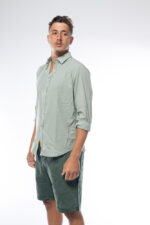 ⁦חולצת כותנה צווארון רגיל איטליה | ירוק בהיר⁩ – תמונה ⁦3⁩