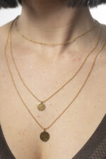 ⁦סט  3 שרשראות דקות עם תליונים/ זהב⁩ – תמונה ⁦2⁩