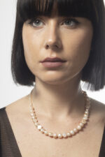 ⁦שרשרת  חצי חרוזים חצי פנינים  גולמי/ ורוד⁩ – תמונה ⁦3⁩