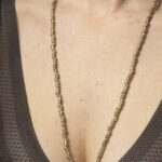 שרשרת חרוזי פליז ארוכה /זהב