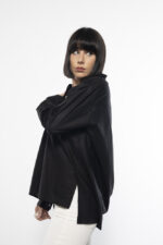 ⁦חולצה מכופתרת אוברסייז  / שחור⁩ – תמונה ⁦5⁩