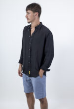 ⁦חולצת פשתן צווארון איטליה | שחור⁩ – תמונה ⁦2⁩