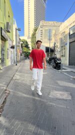 ⁦טי שירט וינטאג פשתן גזרת רגלן | אדום⁩ – תמונה ⁦7⁩