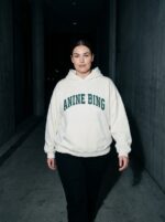 ⁦סווטשרט קפוט'שון ANINE BING |לבן מגבת⁩ – תמונה ⁦3⁩
