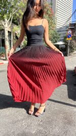 ⁦חצאית פליסה נצנצים| שחור⁩ – תמונה ⁦5⁩