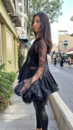 ⁦חולצת טוניקה תחרה שרוול מיוחד/ שחור⁩ – תמונה ⁦6⁩